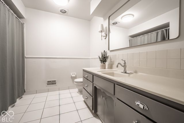 7330 N Grand Avenue, Indianapolis, IN 46250