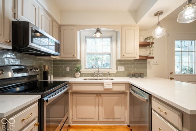 7330 N Grand Avenue, Indianapolis, IN 46250