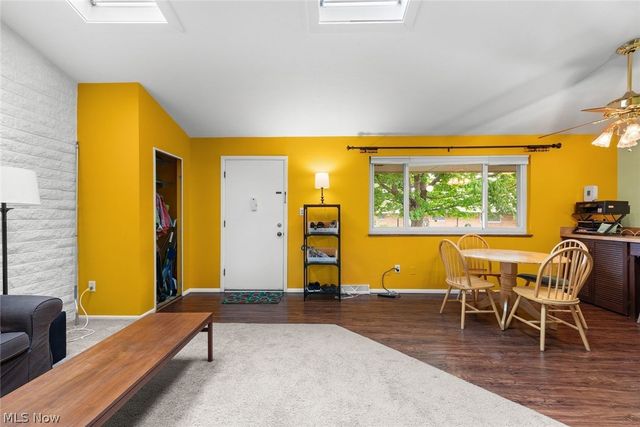 21834 River Oaks Drive E2, Rocky River, OH 44116