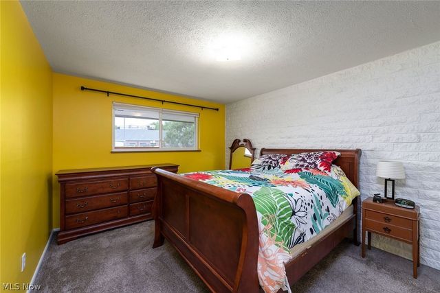 21834 River Oaks Drive E2, Rocky River, OH 44116