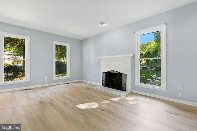 2205 BLUE VALLEY DR, Silver Spring, MD 20904