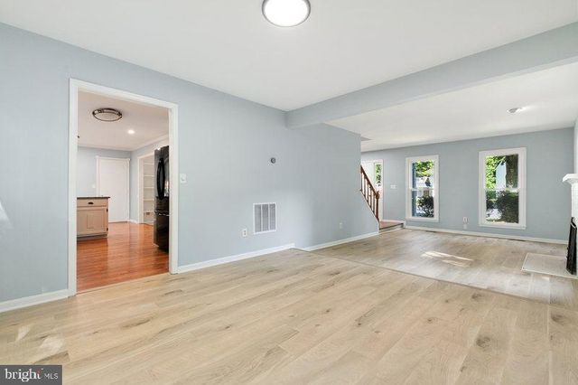 2205 BLUE VALLEY DR, Silver Spring, MD 20904