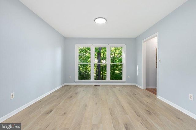 2205 BLUE VALLEY DR, Silver Spring, MD 20904
