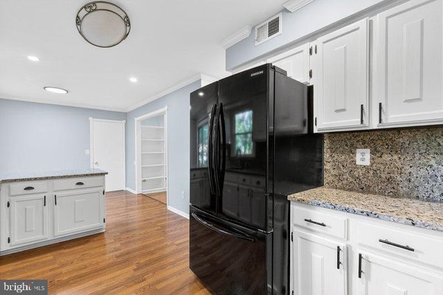 2205 BLUE VALLEY DR, Silver Spring, MD 20904