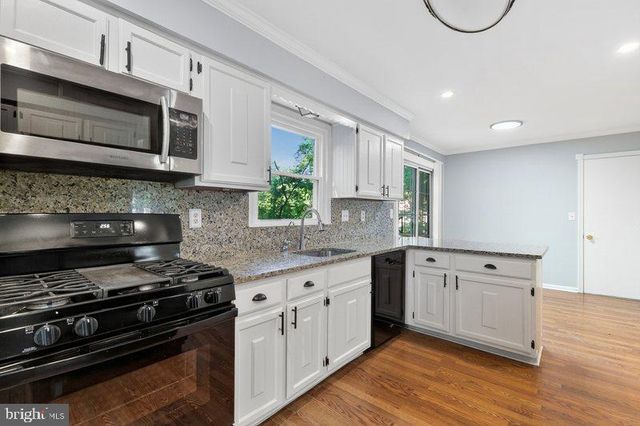 2205 BLUE VALLEY DR, Silver Spring, MD 20904