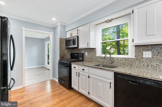 2205 BLUE VALLEY DR, Silver Spring, MD 20904