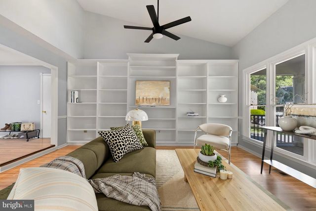 2205 BLUE VALLEY DR, Silver Spring, MD 20904