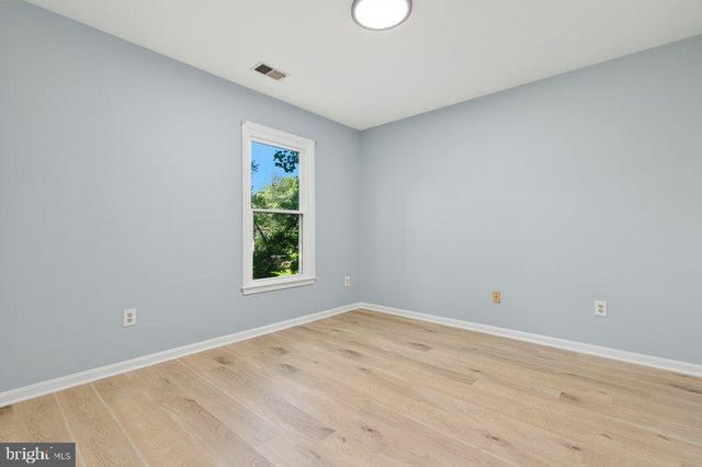 2205 BLUE VALLEY DR, Silver Spring, MD 20904