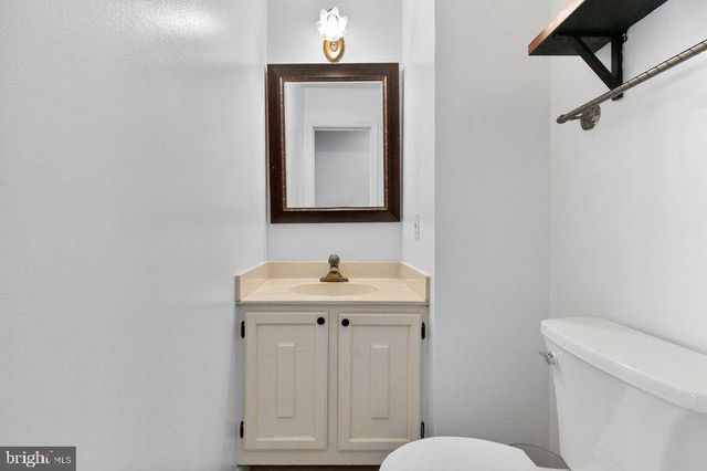2205 BLUE VALLEY DR, Silver Spring, MD 20904