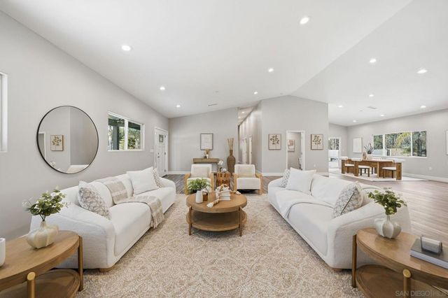 9965 Dunbar Lane, El Cajon, CA 92021