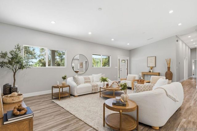 9965 Dunbar Lane, El Cajon, CA 92021