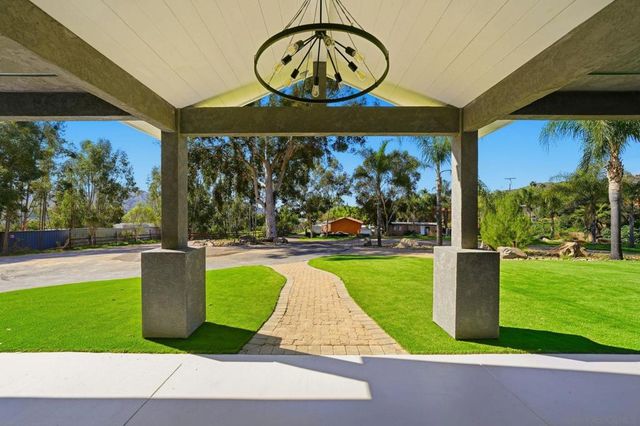 9965 Dunbar Lane, El Cajon, CA 92021