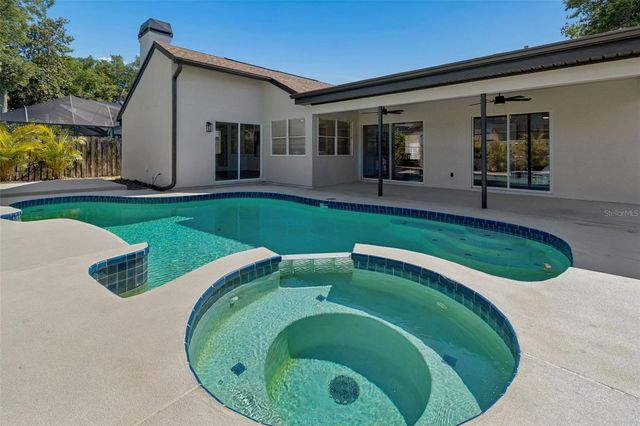 1977 BROOKSTONE WAY, Clearwater, FL 33760