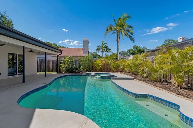 1977 BROOKSTONE WAY, Clearwater, FL 33760