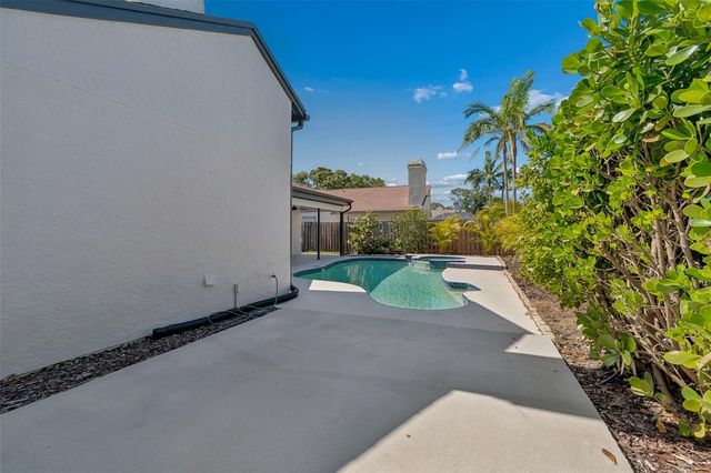1977 BROOKSTONE WAY, Clearwater, FL 33760