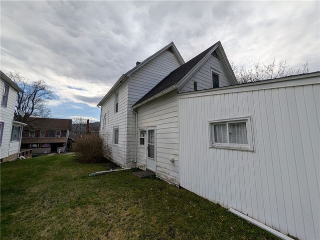 124 Clarence Street, Bradford City, PA 16701