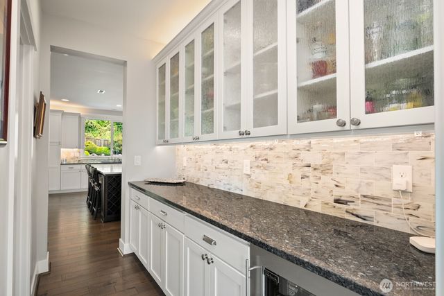 3852 201st Court SE, Sammamish, WA 98075