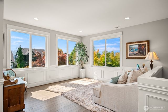 3852 201st Court SE, Sammamish, WA 98075