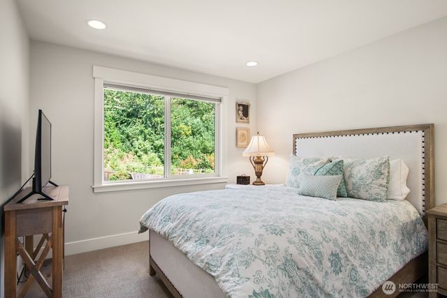 3852 201st Court SE, Sammamish, WA 98075