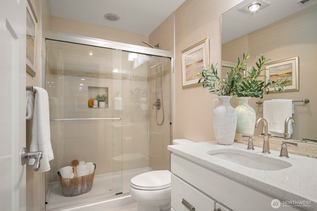 3852 201st Court SE, Sammamish, WA 98075