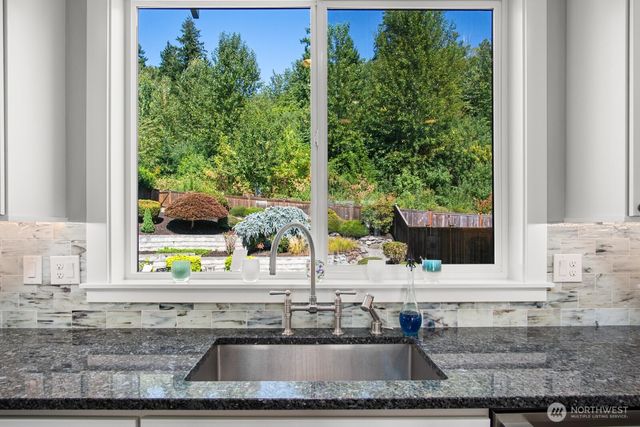 3852 201st Court SE, Sammamish, WA 98075