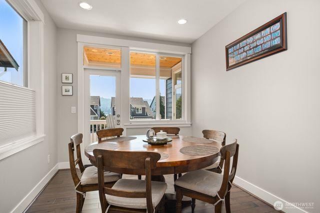 3852 201st Court SE, Sammamish, WA 98075