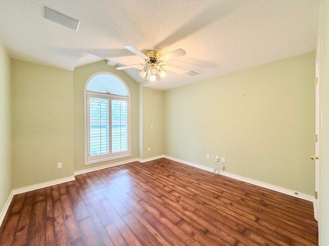 9808 Vicksburg Avenue, Lubbock, TX 79424