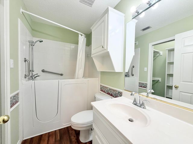 9808 Vicksburg Avenue, Lubbock, TX 79424