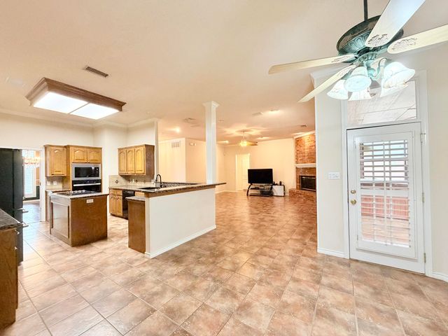9808 Vicksburg Avenue, Lubbock, TX 79424