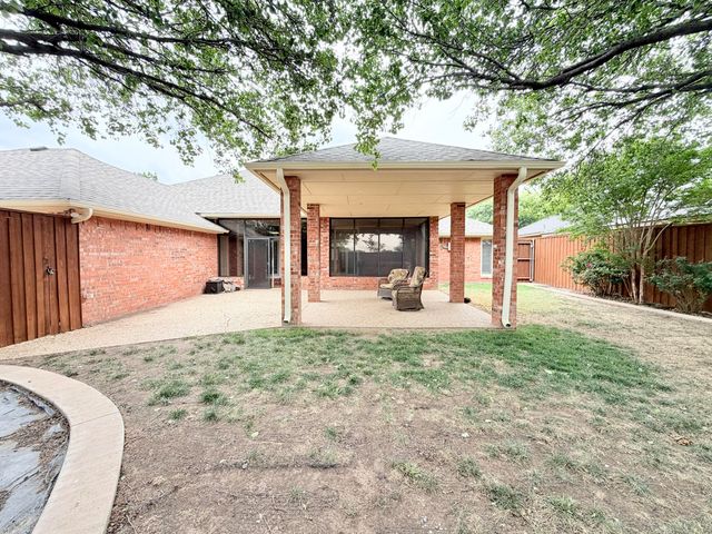 9808 Vicksburg Avenue, Lubbock, TX 79424
