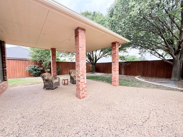 9808 Vicksburg Avenue, Lubbock, TX 79424