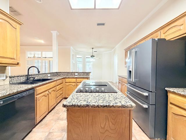 9808 Vicksburg Avenue, Lubbock, TX 79424