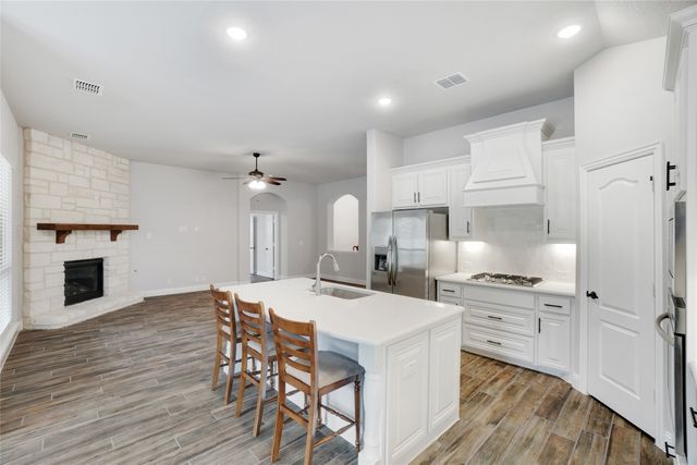 9100 Amistad Lane, Denton, TX 76226