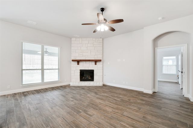 9100 Amistad Lane, Denton, TX 76226