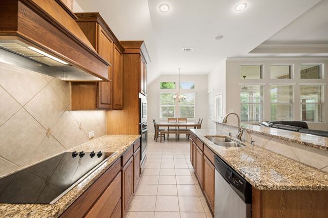 1208 Isabella Lane, Savannah, TX 76227