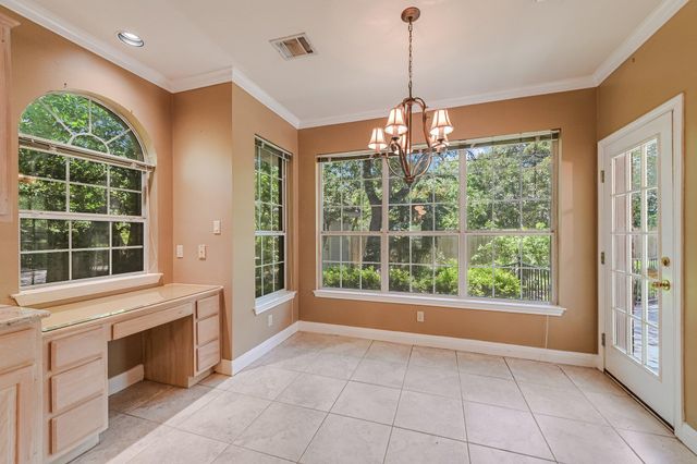 7615 Yaupon DR, Austin, TX 78759