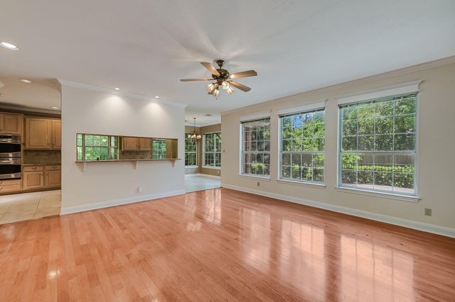 7615 Yaupon DR, Austin, TX 78759