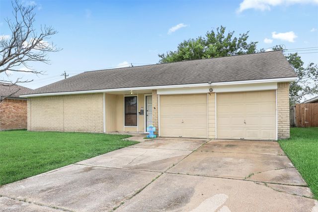 9838 Rocky Hollow Road, La Porte, TX 77571