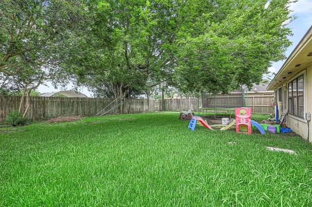 9838 Rocky Hollow Road, La Porte, TX 77571