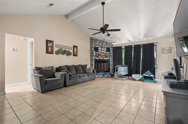 9838 Rocky Hollow Road, La Porte, TX 77571