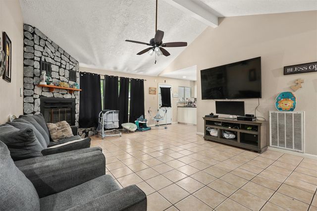 9838 Rocky Hollow Road, La Porte, TX 77571