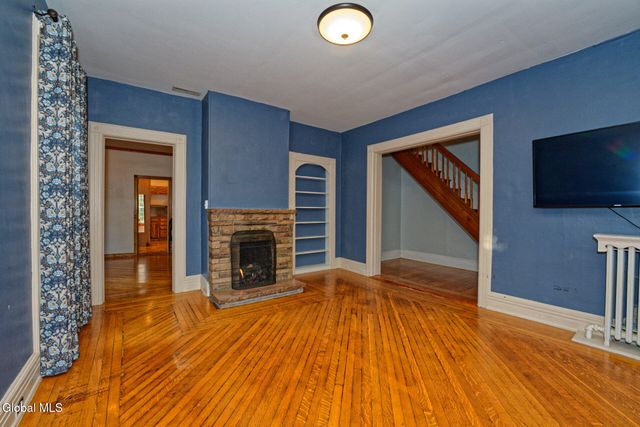 16 Brookside Avenue, Menands, NY 12204