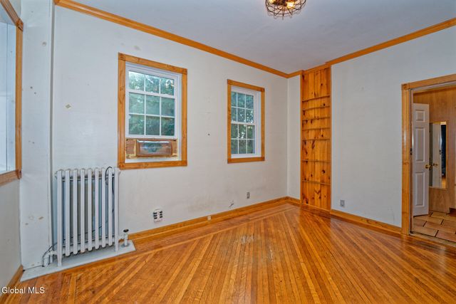 16 Brookside Avenue, Menands, NY 12204