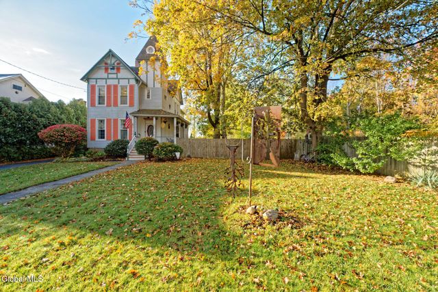 16 Brookside Avenue, Menands, NY 12204