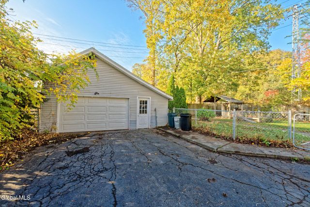 16 Brookside Avenue, Menands, NY 12204