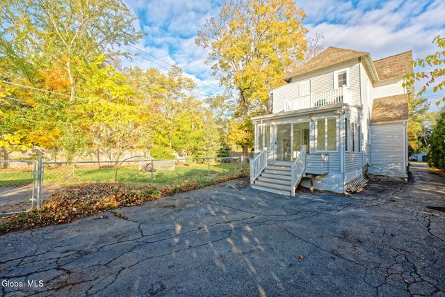 16 Brookside Avenue, Menands, NY 12204