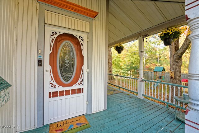 16 Brookside Avenue, Menands, NY 12204