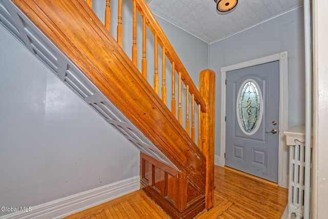 16 Brookside Avenue, Menands, NY 12204