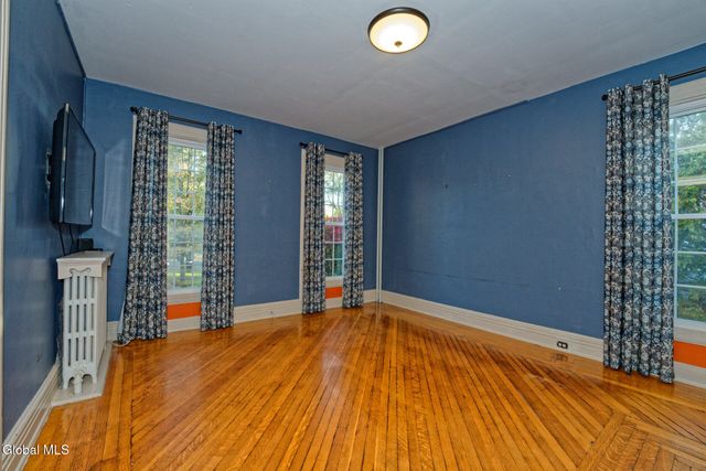 16 Brookside Avenue, Menands, NY 12204