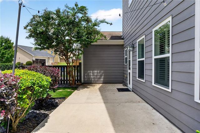 1596 Habershal Road NW, Atlanta, GA 30318